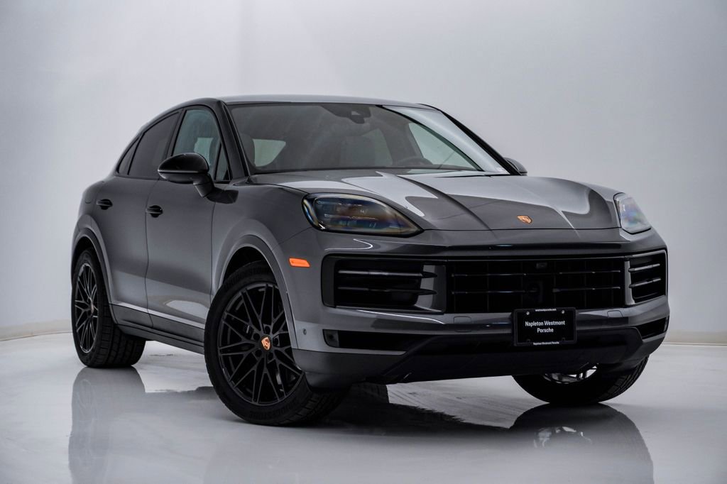 Certified 2025 Porsche Cayenne Coupe image 8