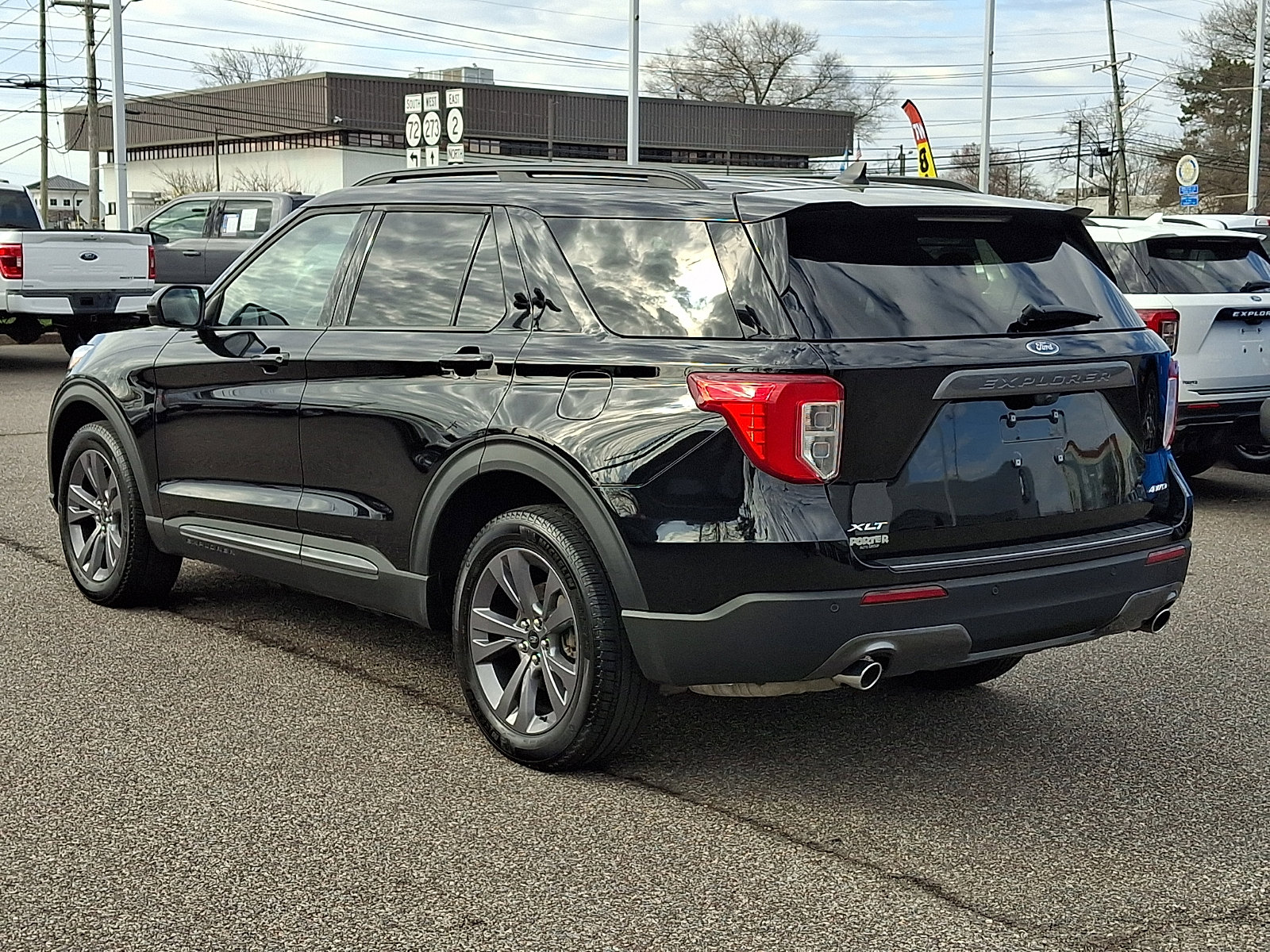 Certified 2024 Ford Explorer XLT w/ Equipment Group 202A image 7