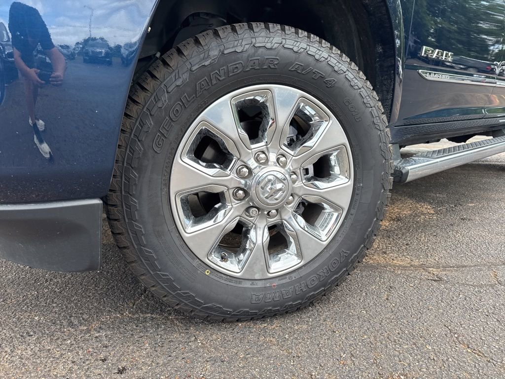 Used 2023 RAM 2500 Limited AWD/4WD image 2