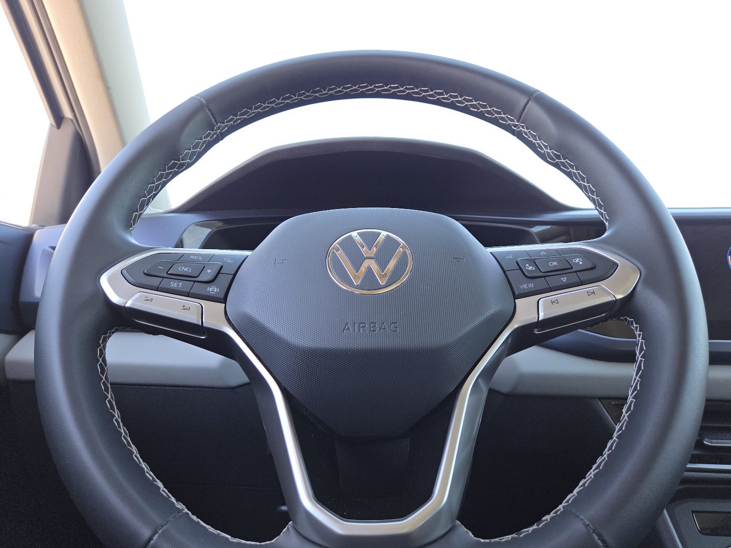 Used 2022 Volkswagen Taos SE FWD image 24