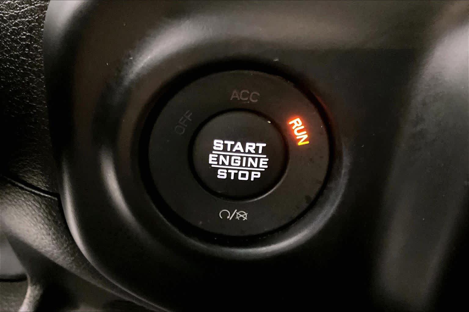 Used 2023 Jeep Wrangler Unlimited Sahara AWD/4WD image 30