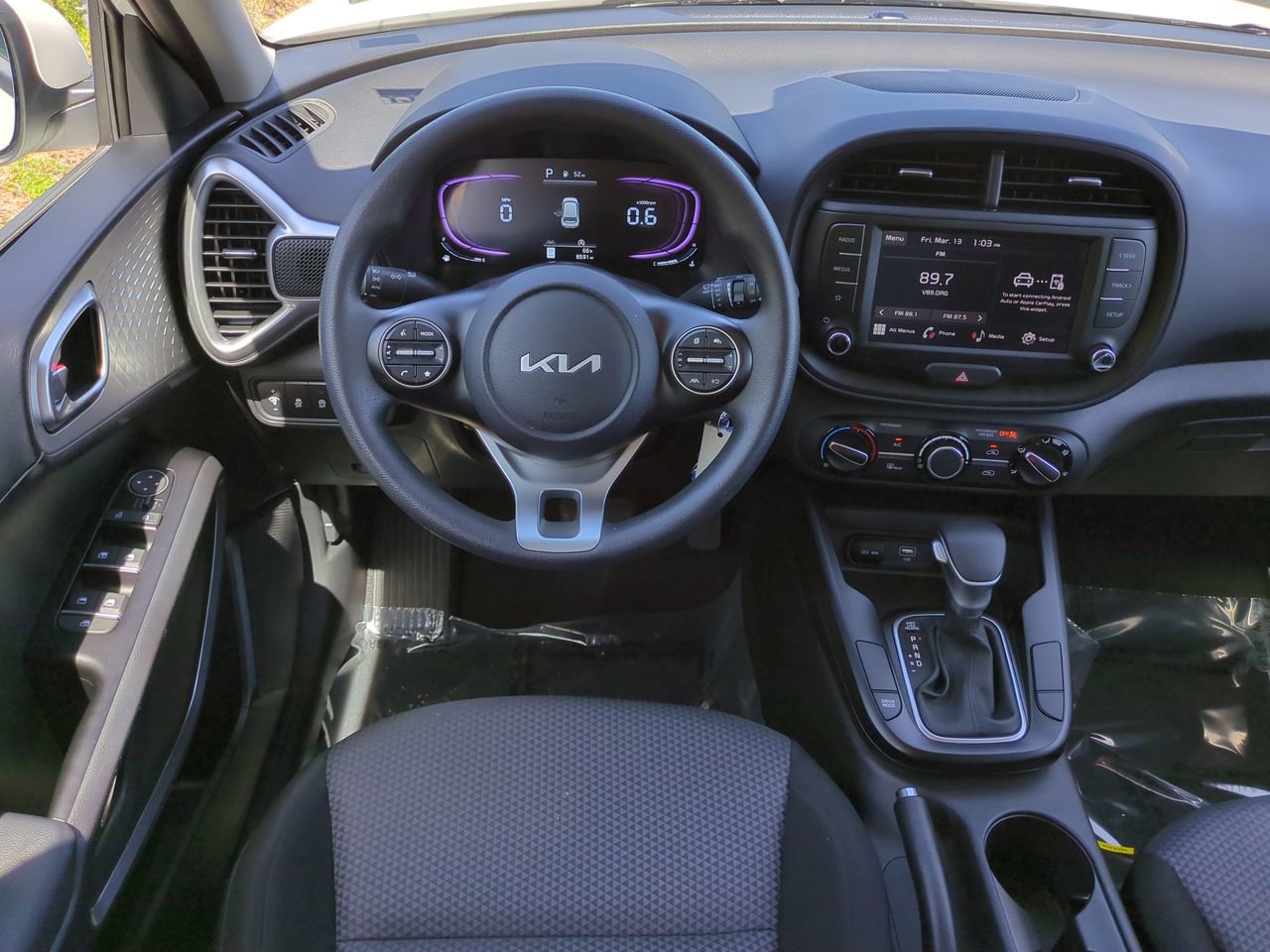 Used 2025 Kia Soul LX image 16