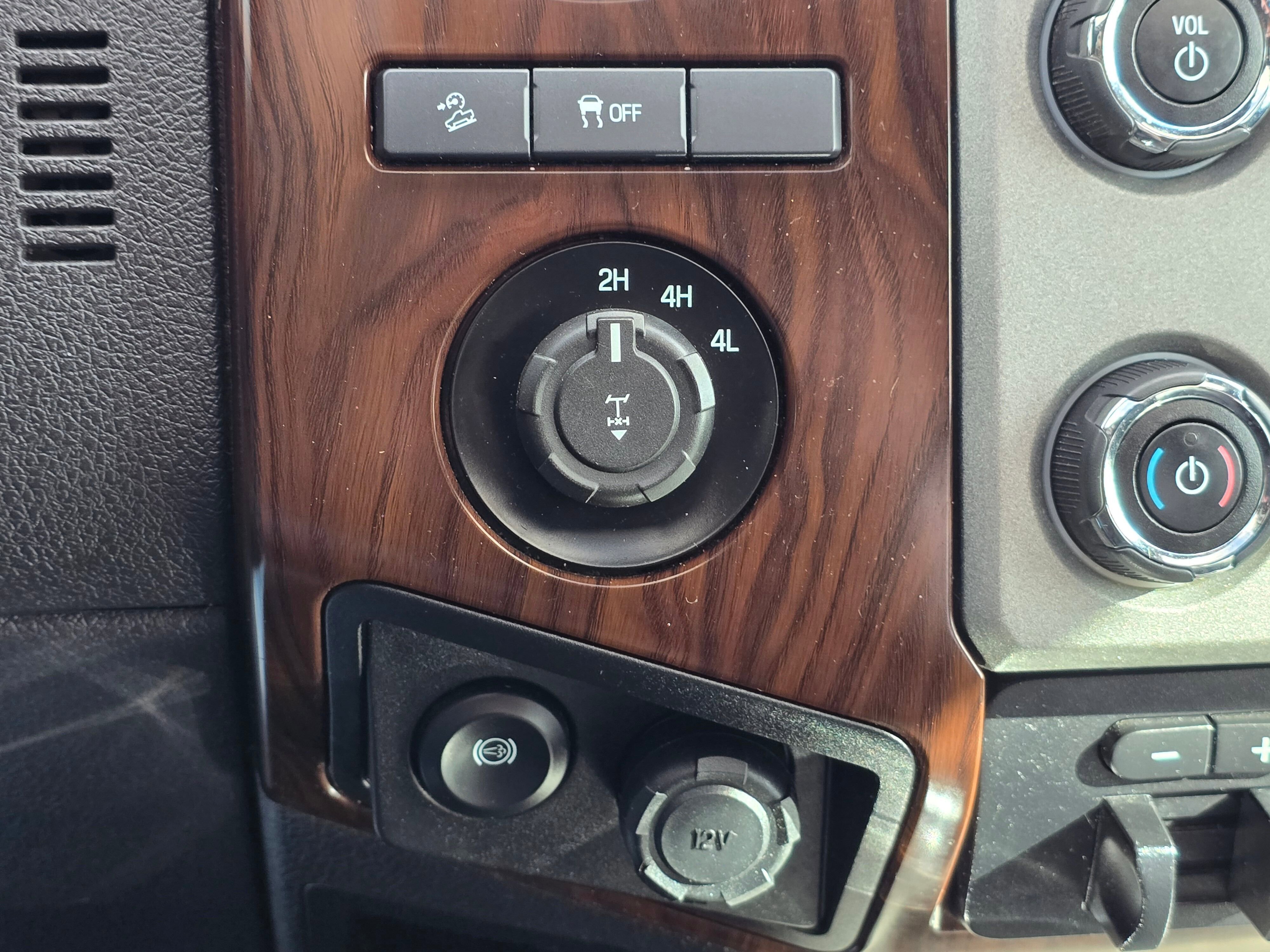 Used 2016 Ford F250 Lariat w/ Lariat Ultimate Package image 19