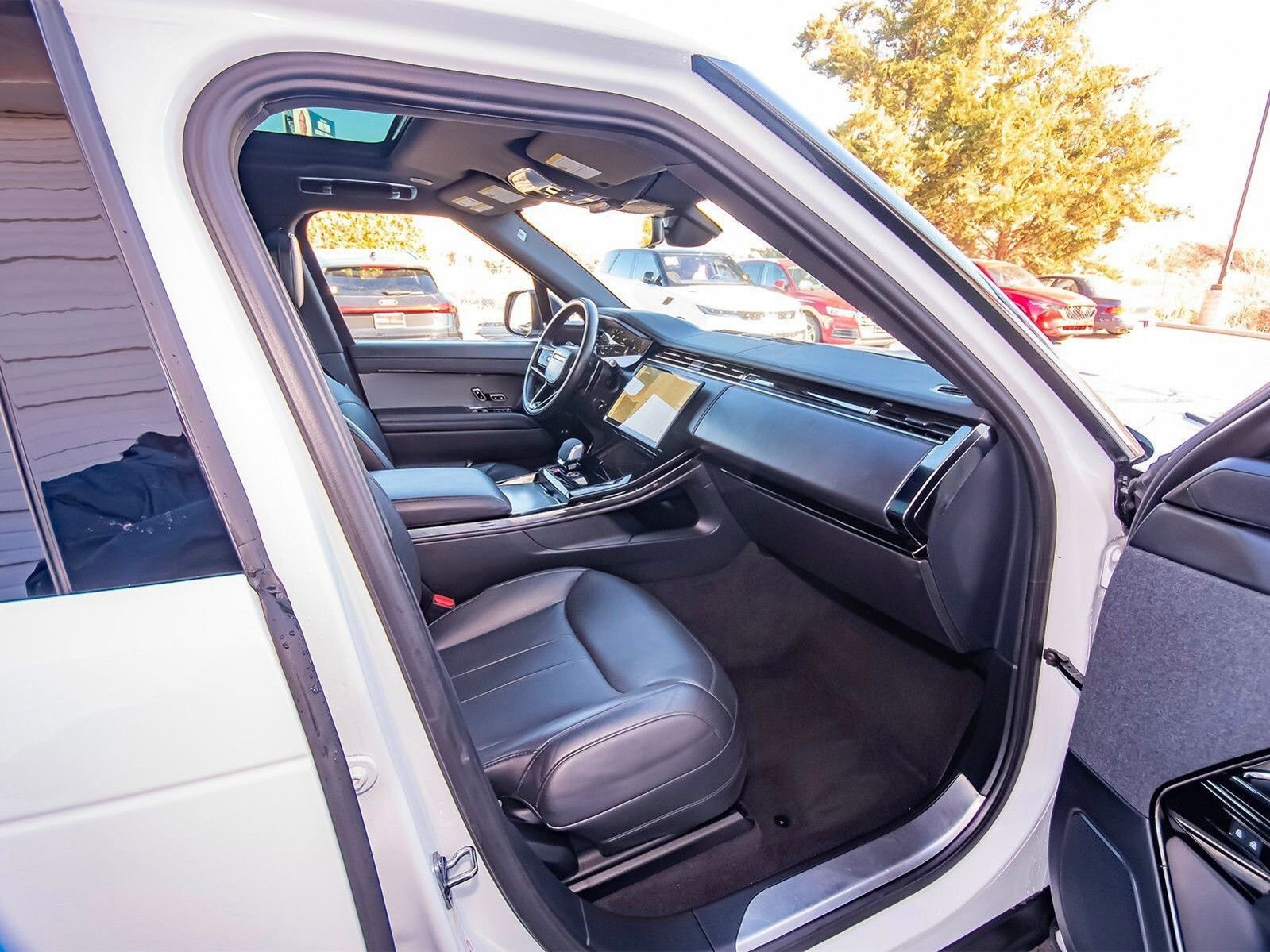 Used 2024 Land Rover Range Rover Sport Dynamic SE image 40