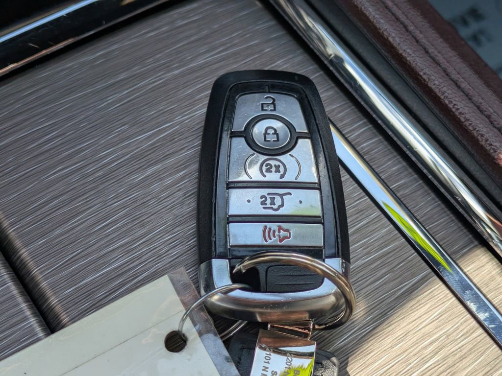 Used 2024 Ford Expedition Limited image 31