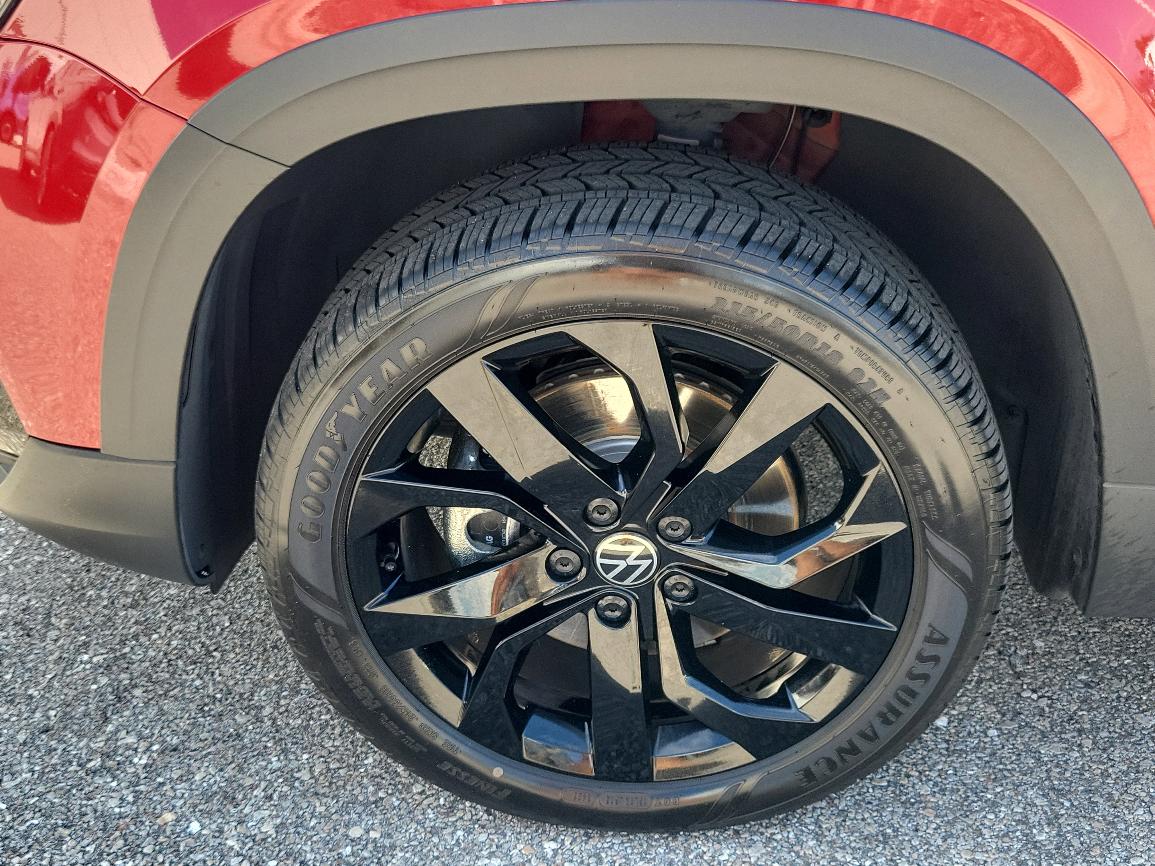 Used 2024 Volkswagen Taos SE FWD image 8