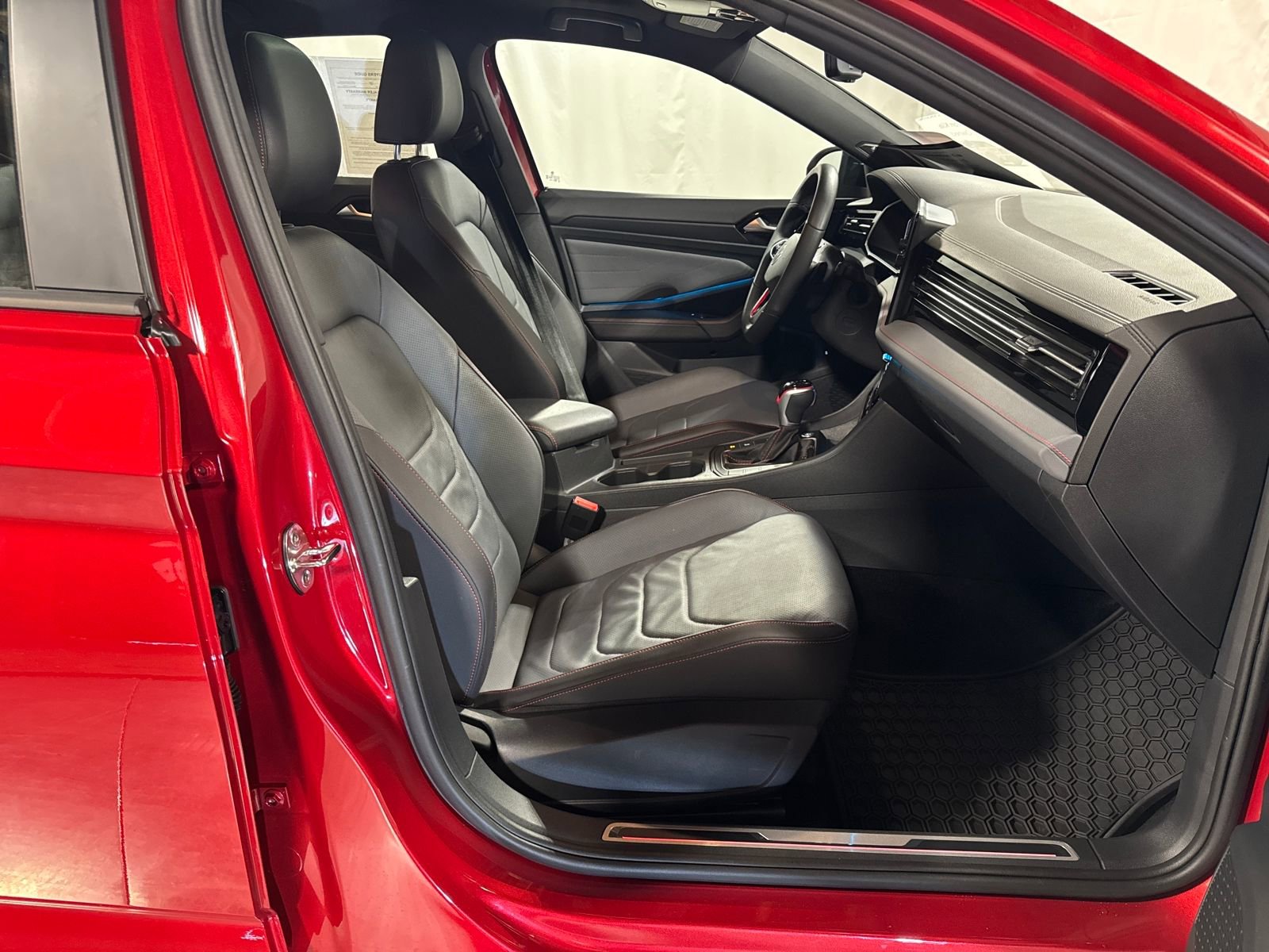 Used 2025 Volkswagen Jetta GLI Autobahn image 28