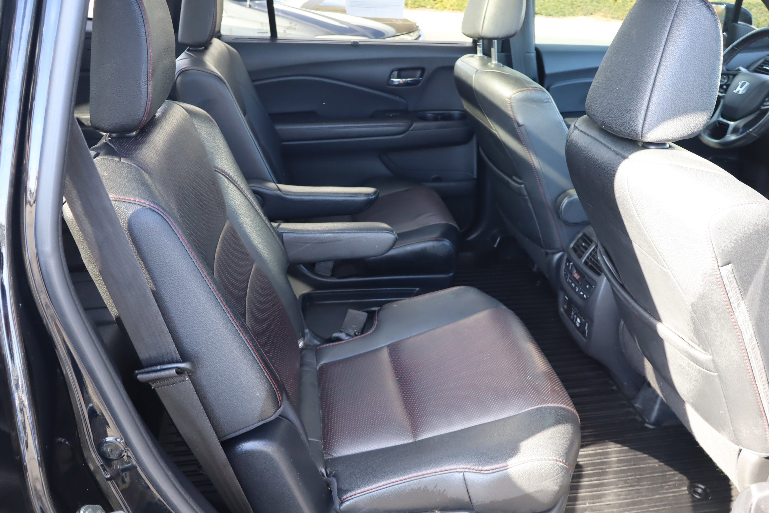 Used 2020 Honda Pilot Black Edition image 41