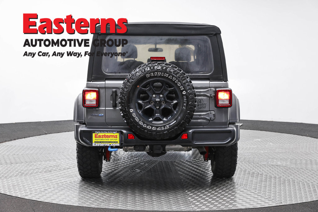 Used 2023 Jeep Wrangler Unlimited w/ Cold Weather Group AWD/4WD image 8