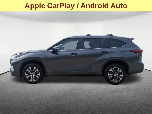 Used 2023 Toyota Highlander XLE AWD/4WD image 9