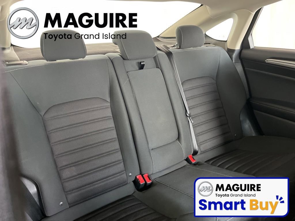 Used 2017 Ford Fusion SE image 36