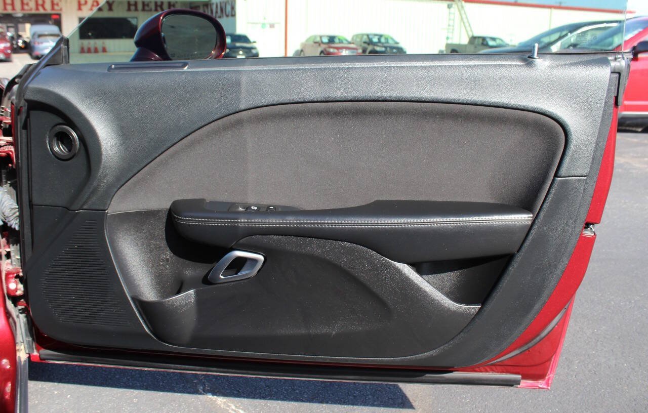 Used 2019 Dodge Challenger SXT w/ Blacktop Package RWD image 14