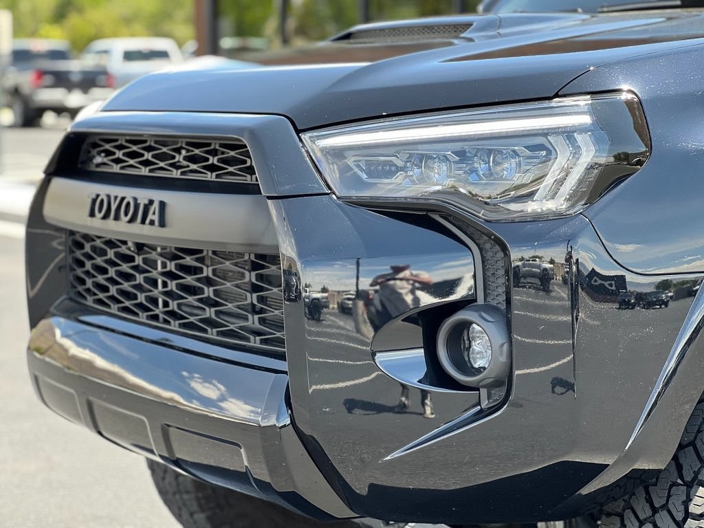 Used 2022 Toyota 4Runner TRD Off-Road Premium w/ Moonroof Package AWD/4WD image 43