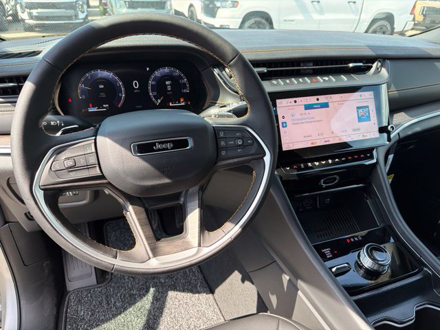 New 2026 Jeep Grand Cherokee Limited AWD/4WD image 17