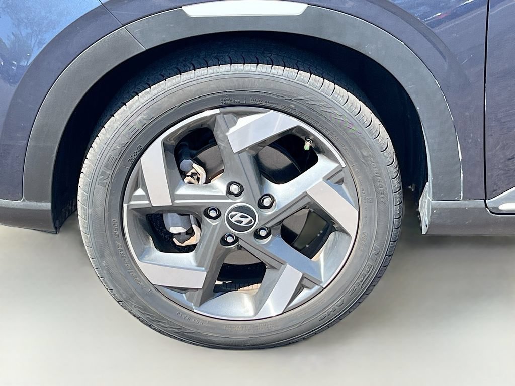 Used 2024 Hyundai Venue Limited FWD image 30