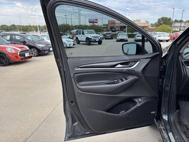 Used 2021 Buick Enclave Avenir w/ Avenir Technology Package image 10