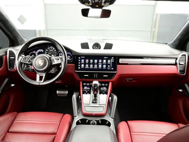 Certified 2022 Porsche Cayenne Turbo S AWD/4WD image 20