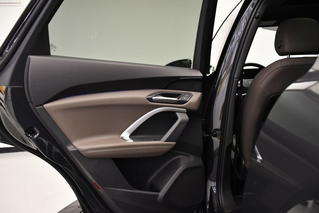 Used 2025 Audi Q5 Premium w/ Convenience Package image 38