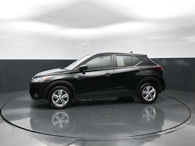Certified 2025 Nissan Kicks Play S FWD image 3