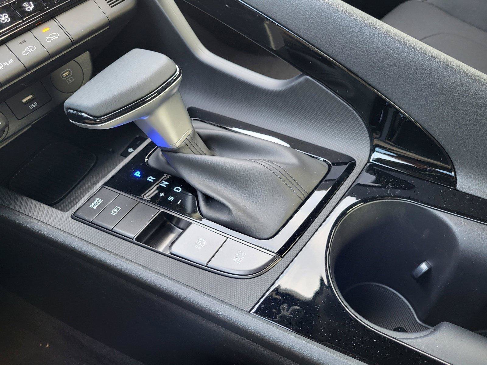 New 2025 Hyundai Elantra SEL FWD image 23