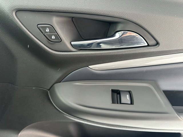 Used 2022 Chevrolet Bolt EUV Premier w/ Super Cruise Package image 16