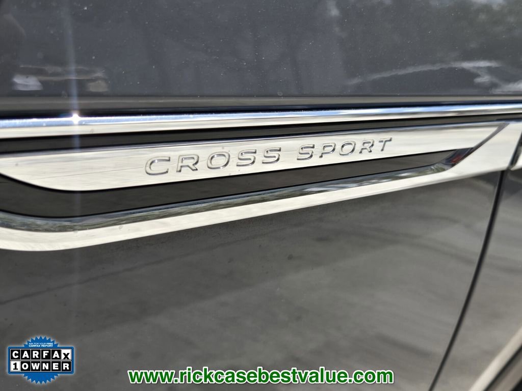 Used 2022 Volkswagen Atlas Cross Sport SE image 19