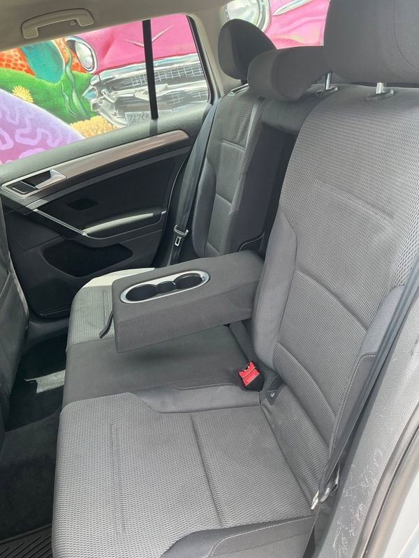 Used 2016 Volkswagen Golf S image 22