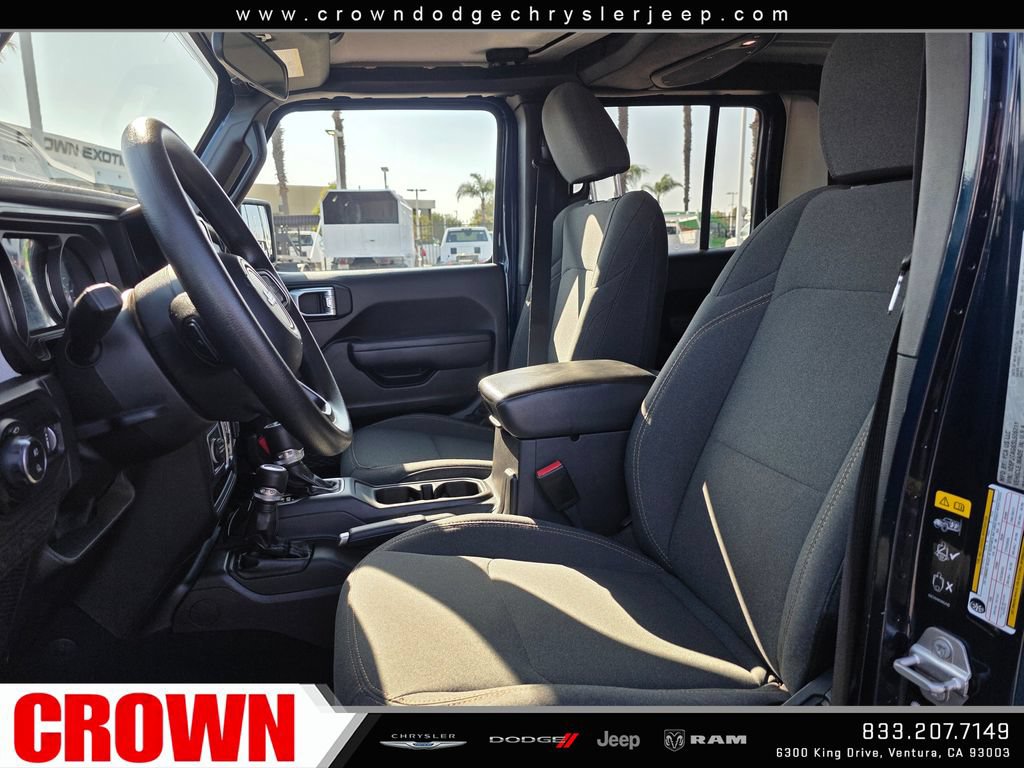 Used 2025 Jeep Gladiator Sport AWD/4WD image 19
