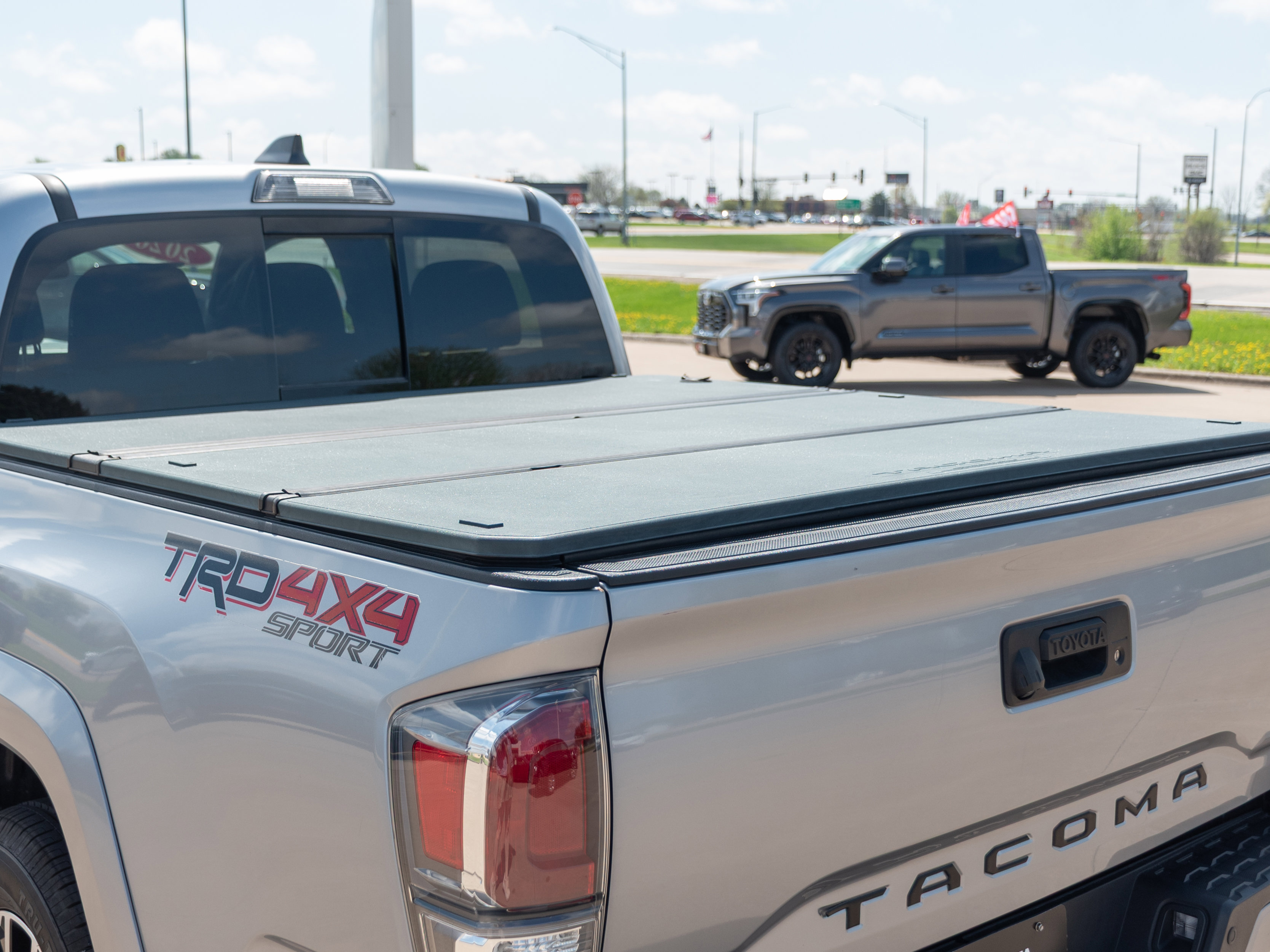 Used 2020 Toyota Tacoma TRD Sport w/ Technology Package image 18