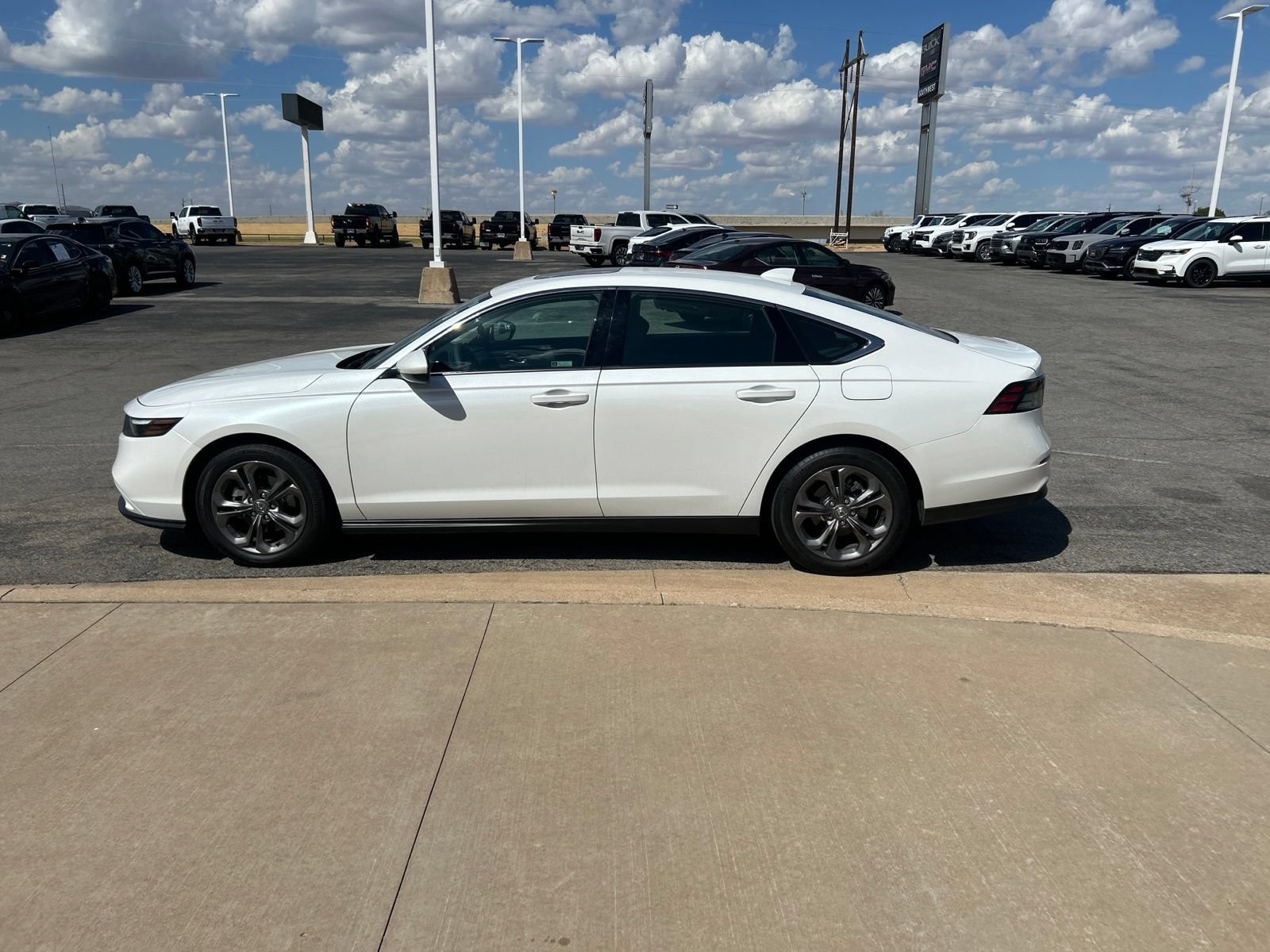 Used 2024 Honda Accord EX image 8