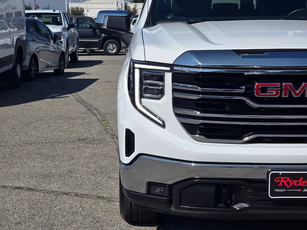 Used 2025 GMC Sierra 1500 SLT RWD image 3