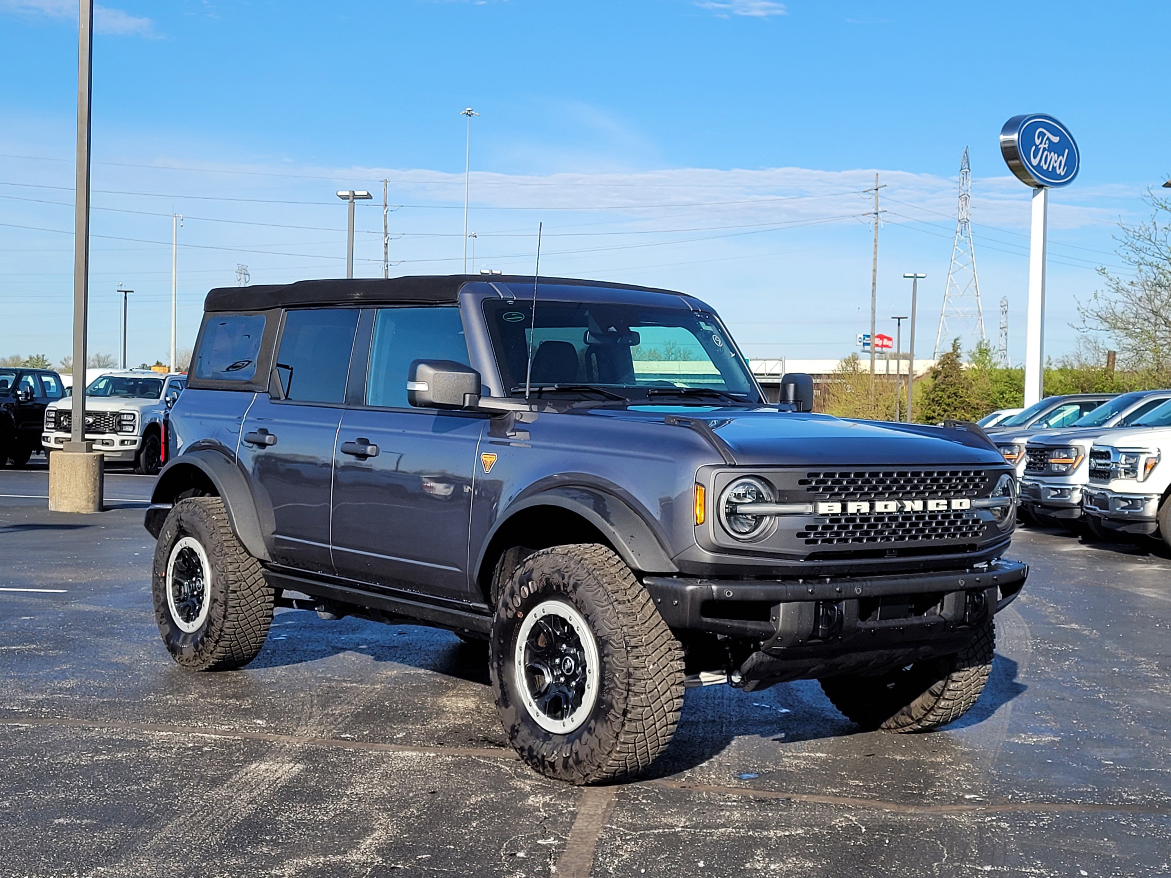 Used 2022 Ford Bronco Badlands w/ Sasquatch Package image 1