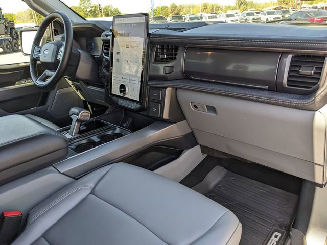 Used 2025 Ford F150 Lightning Flash image 14