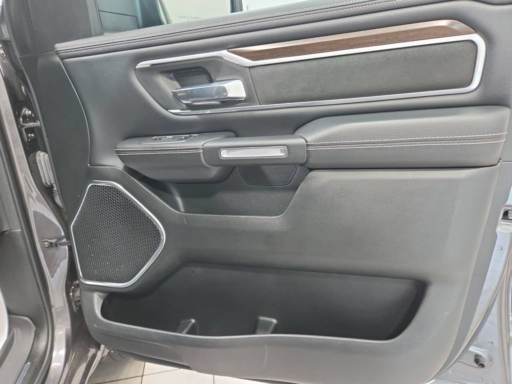 Used 2022 RAM 1500 Laramie AWD/4WD image 19