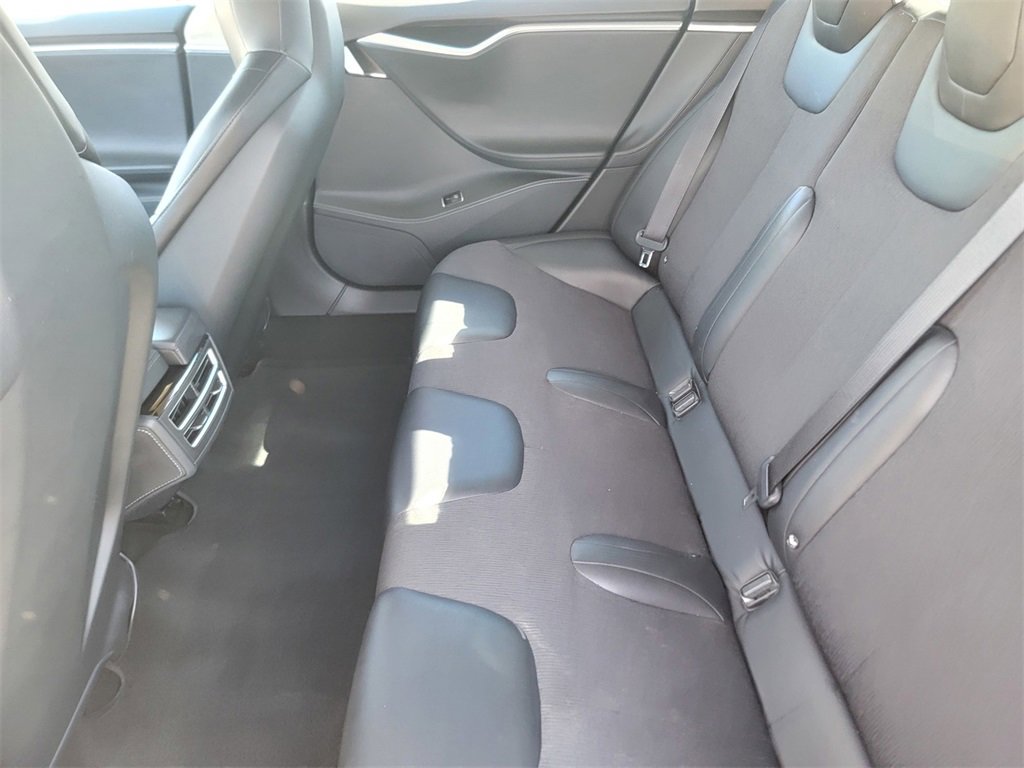 Used 2015 Tesla Model S image 15