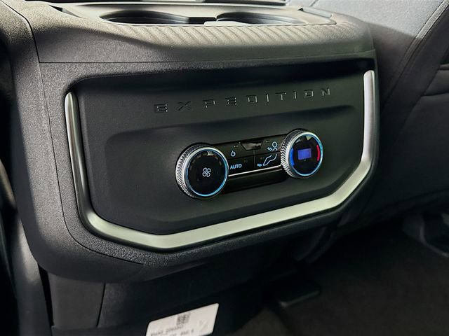 New 2025 Ford Expedition Active image 24