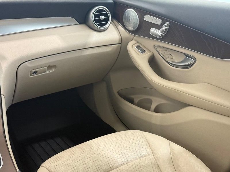 Used 2019 Mercedes-Benz GLC 300 4MATIC image 12