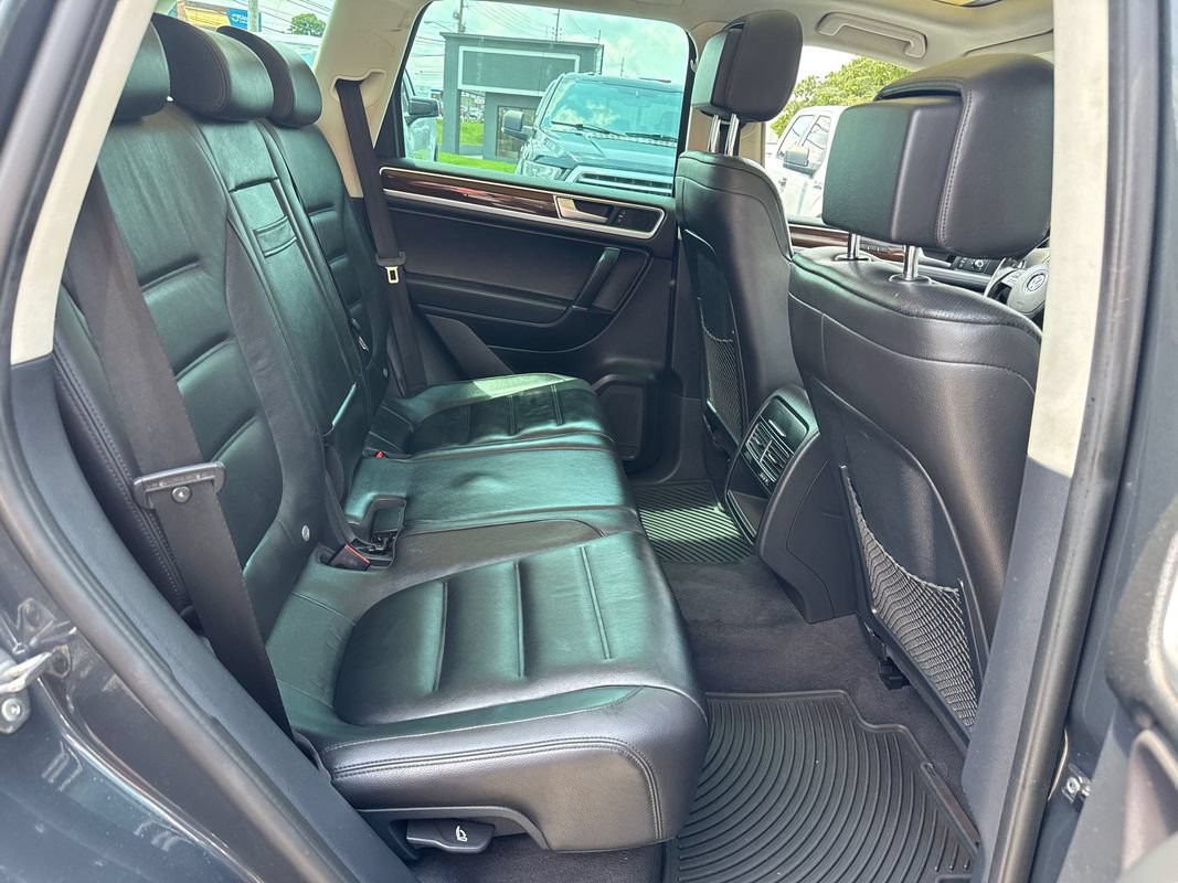 Used 2016 Volkswagen Touareg VR6 AWD/4WD image 18
