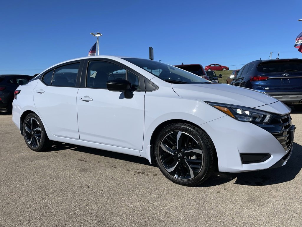 Used 2023 Nissan Versa SR w/ Electronics Package image 2