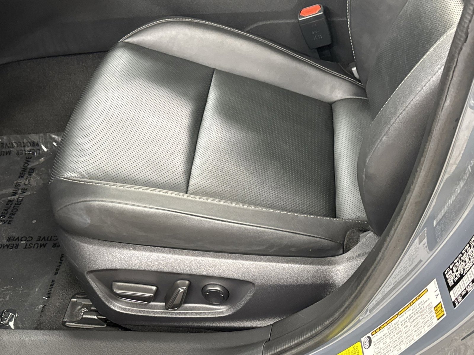 Used 2024 Toyota Prius XLE image 18