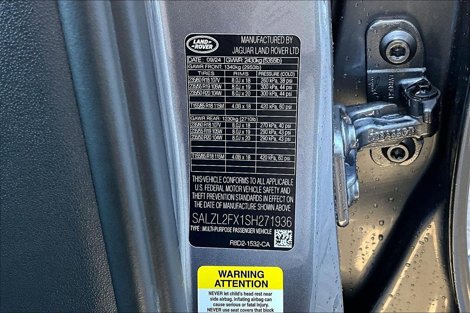 Used 2025 Land Rover Range Rover Evoque Dynamic SE image 35