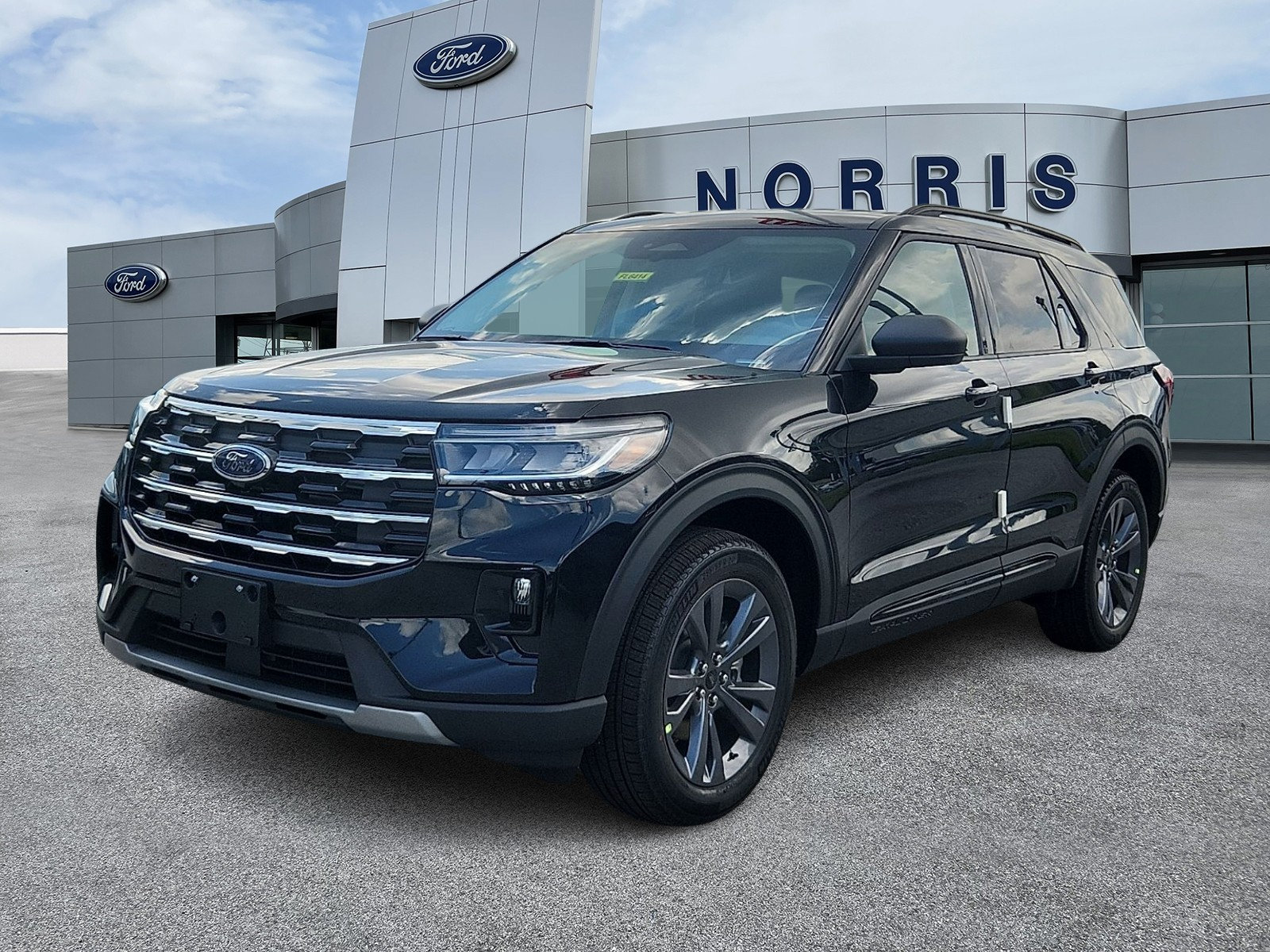 New 2026 Ford Explorer Active w/ Active Comfort Package AWD/4WD image 2