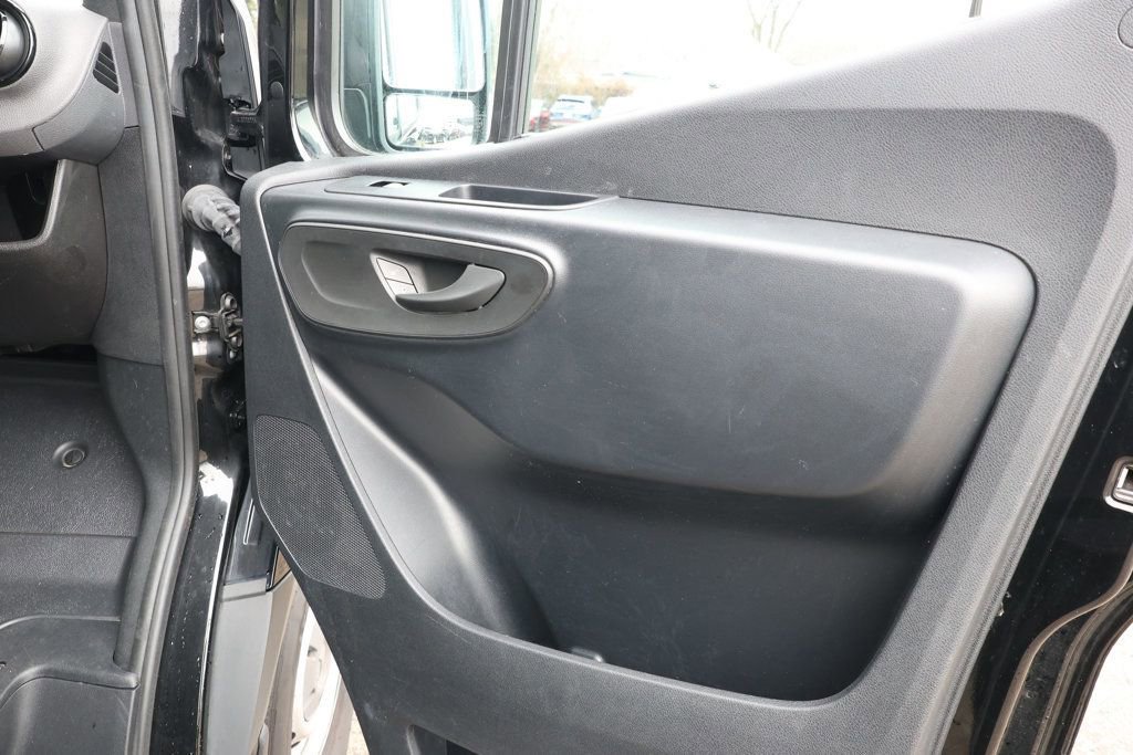 Used 2024 Mercedes-Benz Sprinter 2500 w/ Acoustic Package image 28