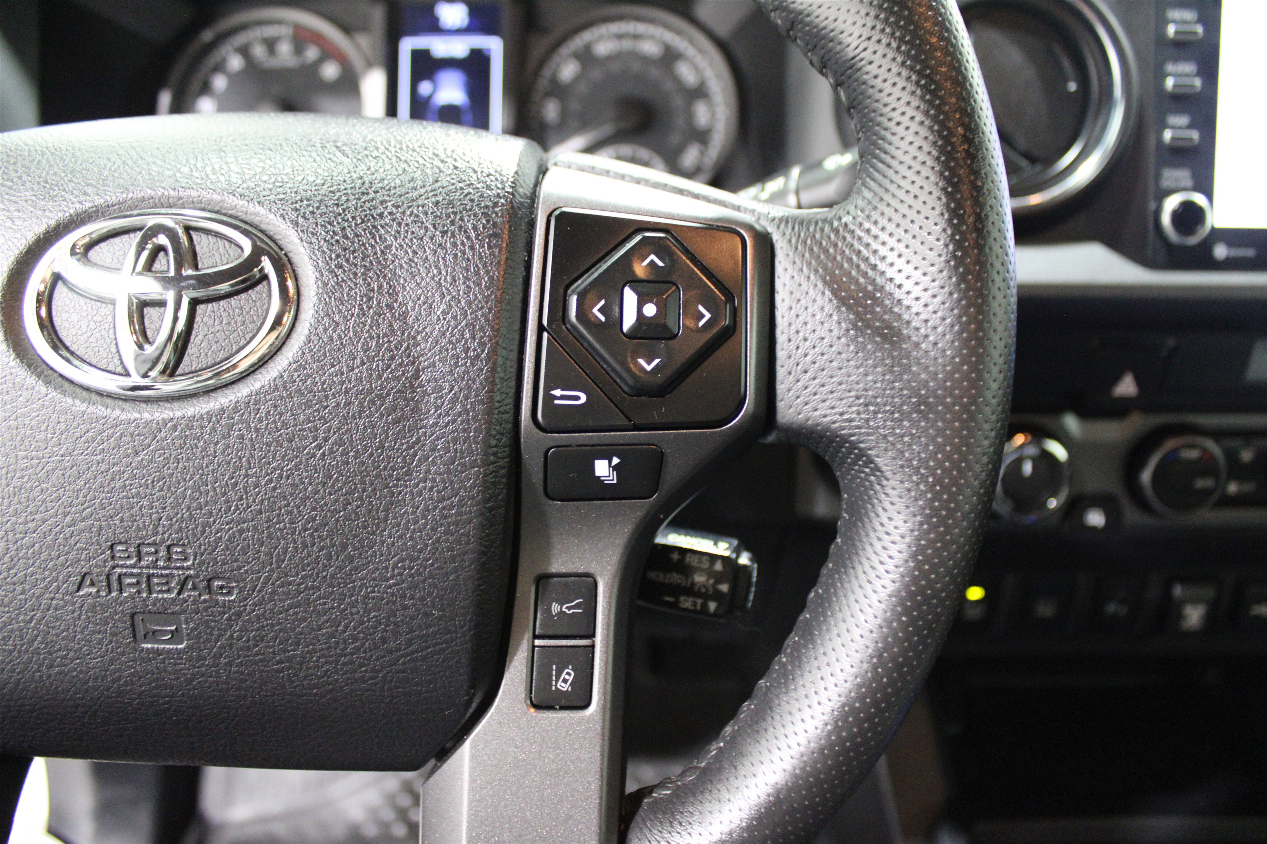 Used 2023 Toyota Tacoma TRD Off-Road w/ Technology Package image 10