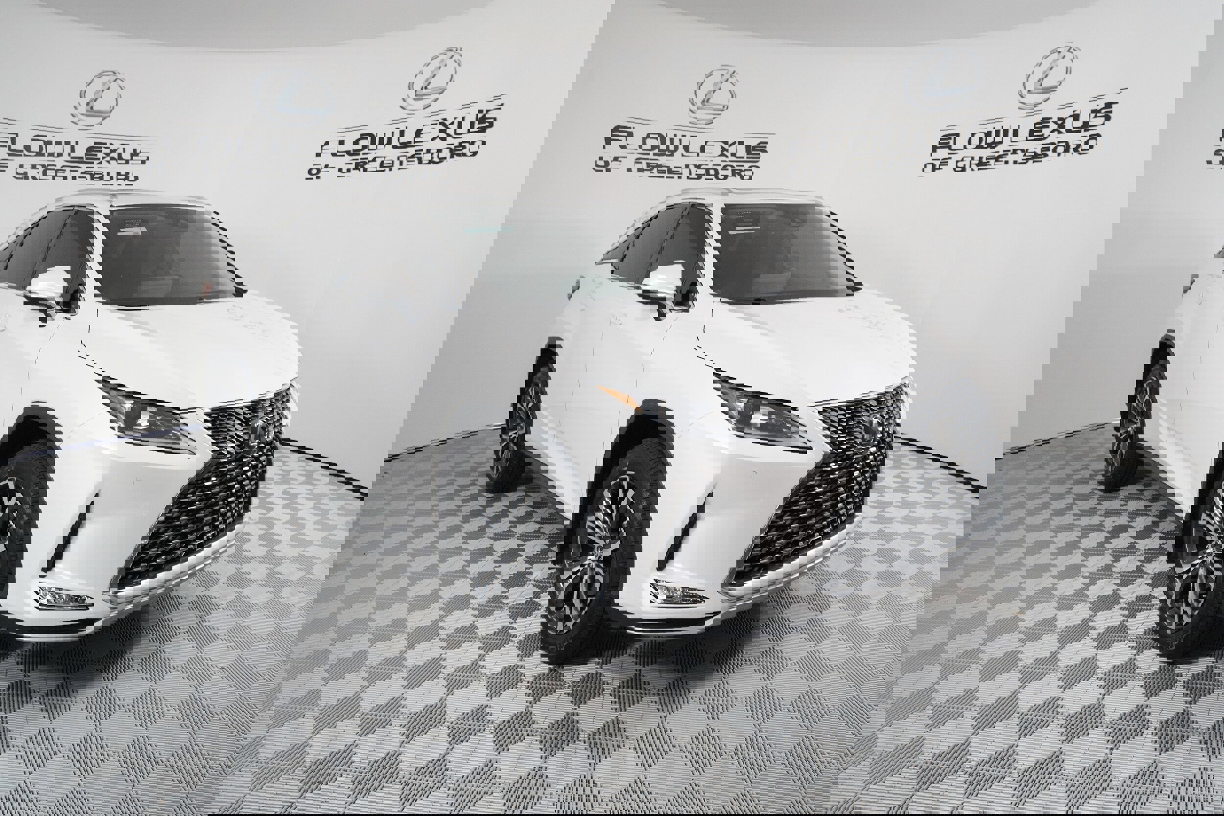 Certified 2022 Lexus RX 350 FWD w/ Premium Package image 3