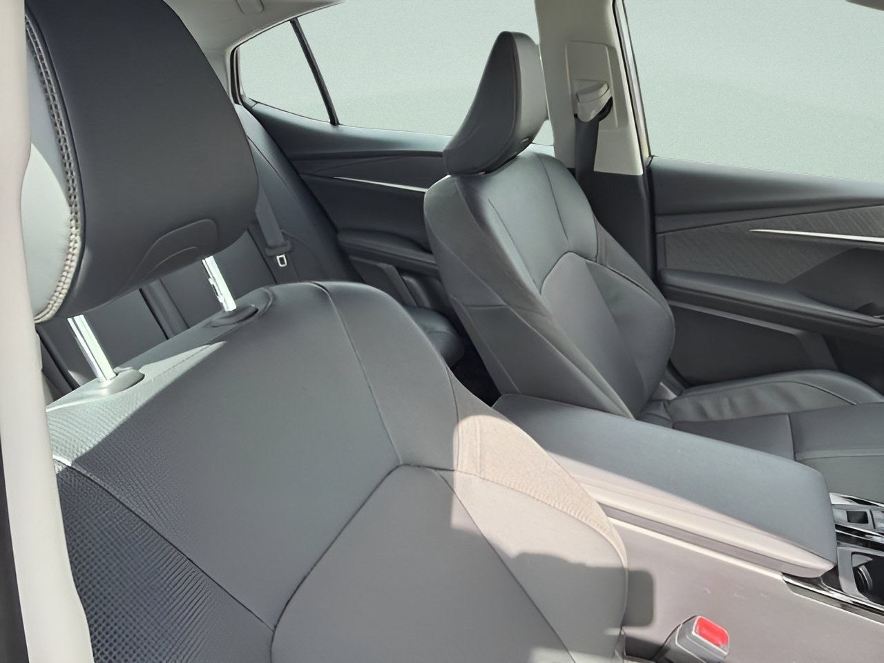 Used 2026 Toyota Camry XLE FWD image 14