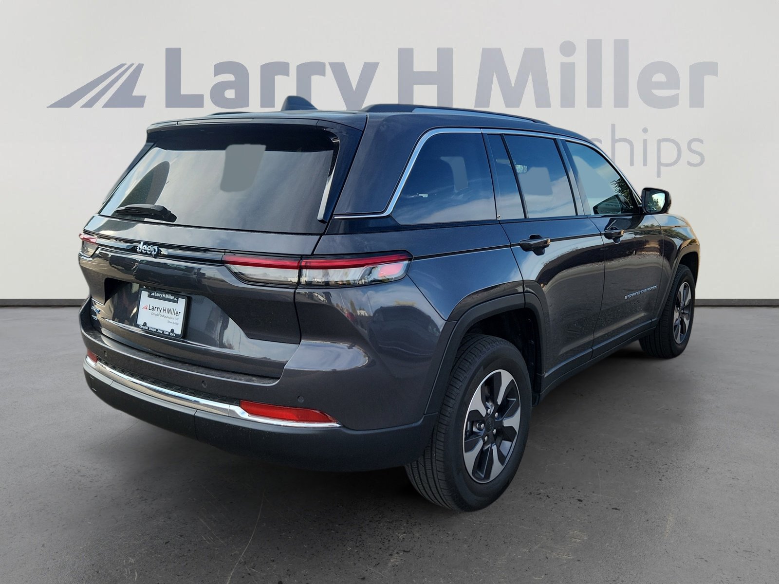 Used 2023 Jeep Grand Cherokee 4WD 4xe image 6