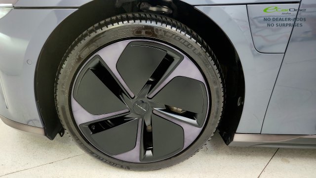 Used 2025 Lucid Air Pure RWD image 82