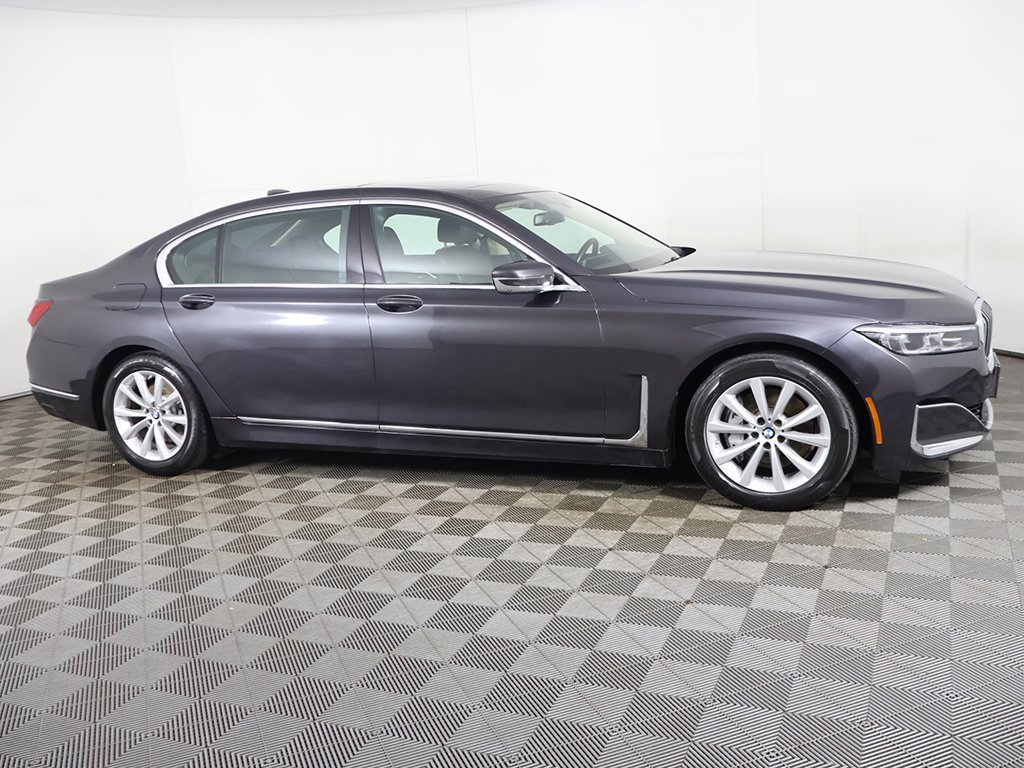 Used 2022 BMW 740i xDrive w/ Premium Package image 23