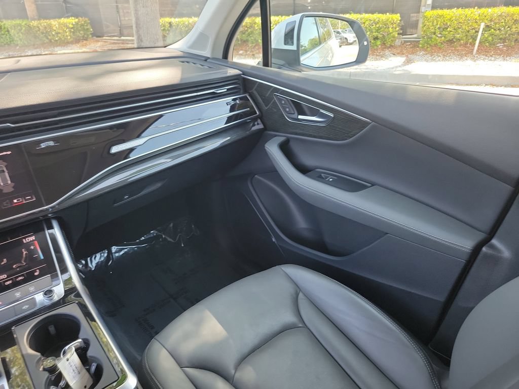 Used 2025 Audi Q7 3.0T Premium Plus AWD/4WD image 17